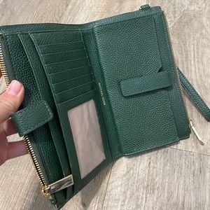 Michael Kors Leather Smartphone Wallet